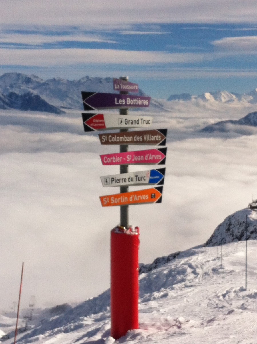 Nouveauté : un partenariat avec les remontées mécaniques de La Toussuire-Les Sybelles nous permet de vous proposer un package cours de ski + forfait Sybelles à un tarif remisé. Merci de vérifier au préalable que cette offre remisée est la plus intéressante pour vous ( selon besoins, offres promotionnelles....) en consultant la page de leurs différents produits sur leur site www.soremet-toussuire.com