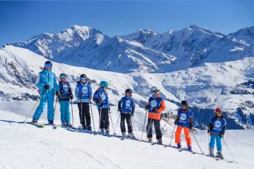 Cours collectif de ski alpin à la saison à l'ESi